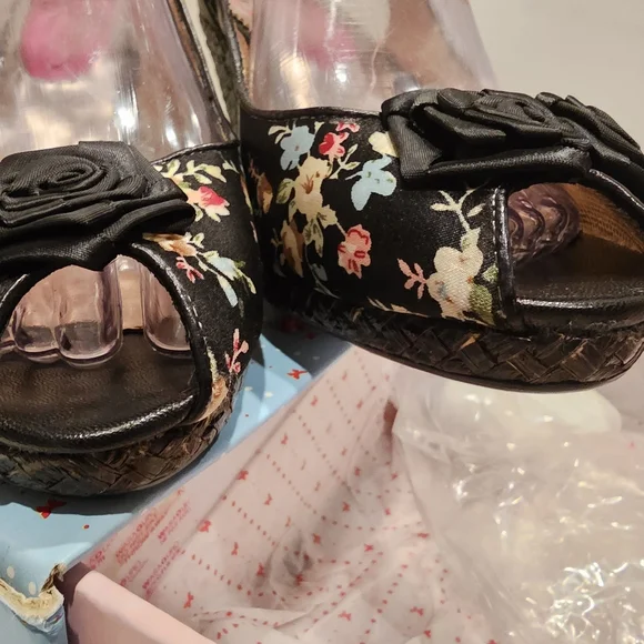 Poetic Licence Softer Side floral PeepToe Slingback Platform Wedge 8M New in box - Picture 10 of 16